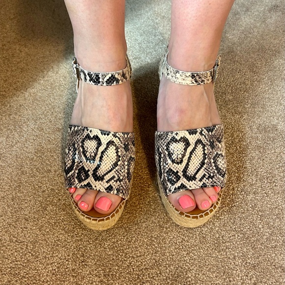 Franco Sarto Snakeprint Leather Wedges - Picture 2 of 13